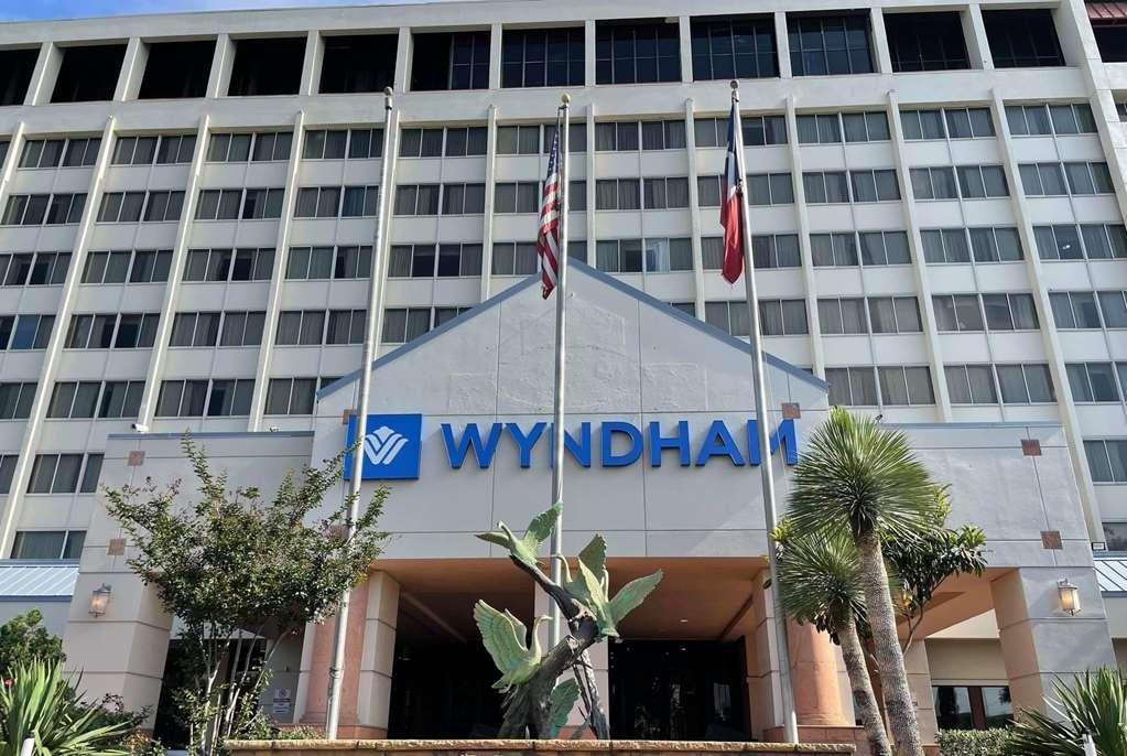 Wyndham Near Nrg Park/medical Center Hotel